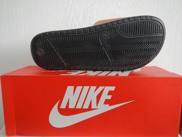 Шльопанці жіночі Nike розмір 42 E3 фото